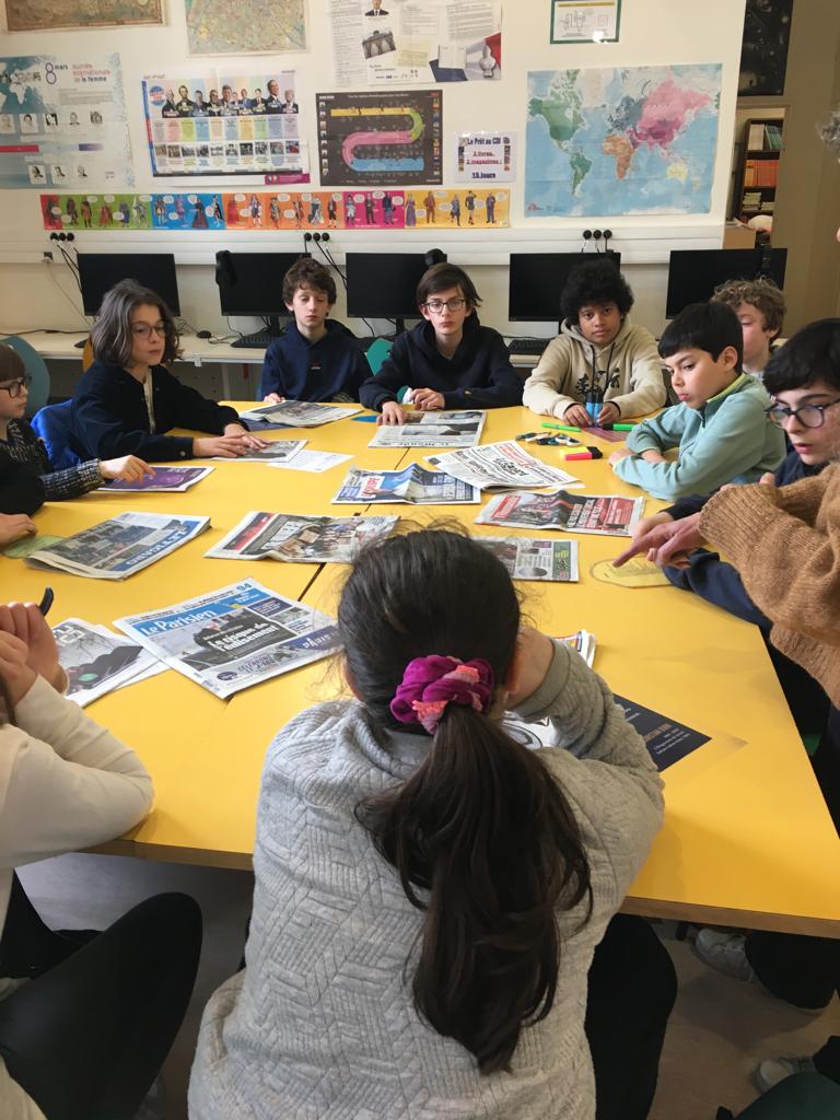 Semaine de la presse_consultation journaux